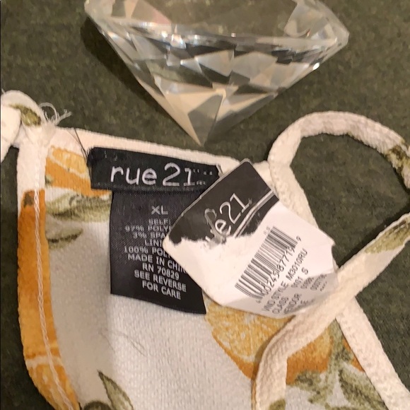 NWT Rue 21 Romper - Picture 2 of 4